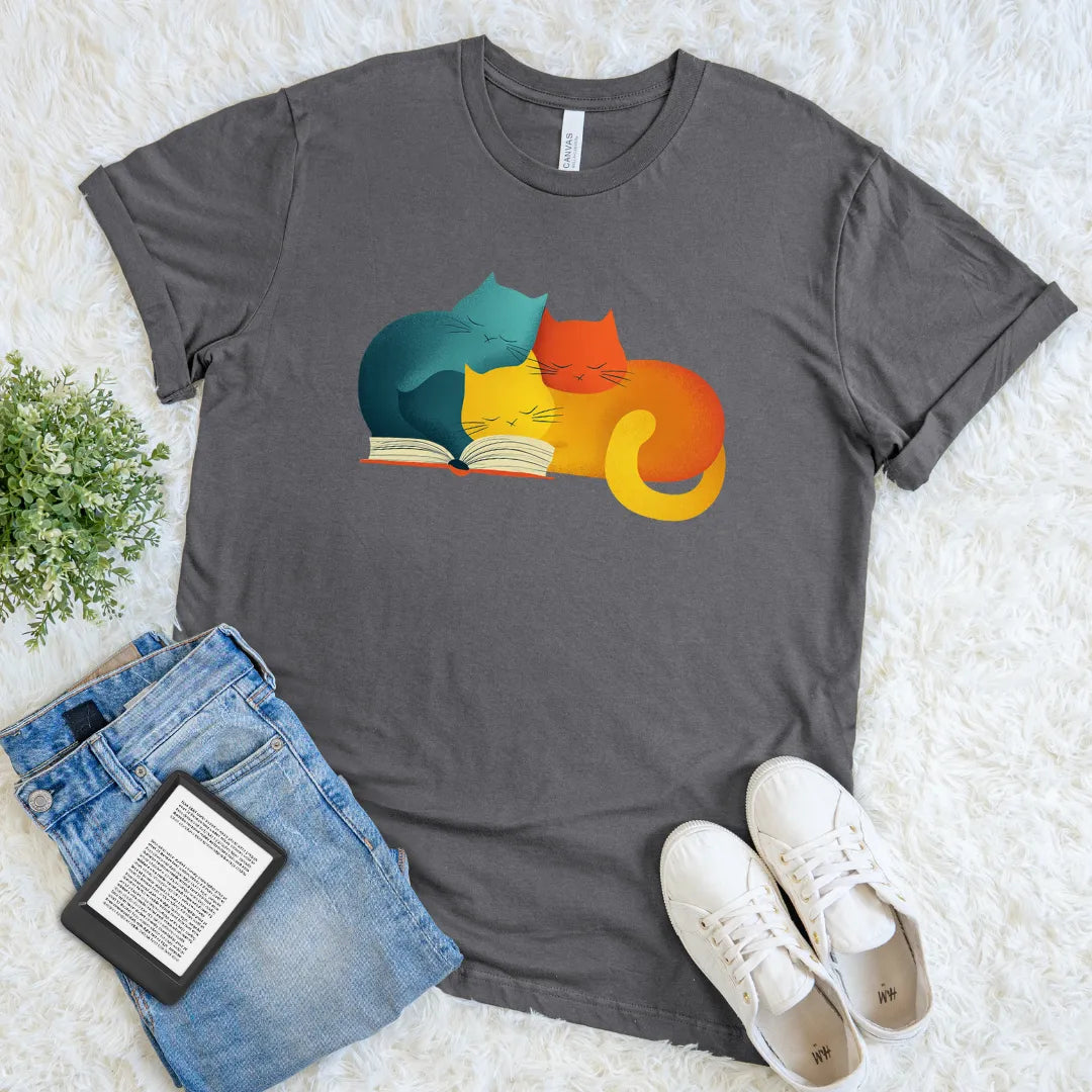 Cozy cat and book lover shirt in retro style for introverts and bookworms