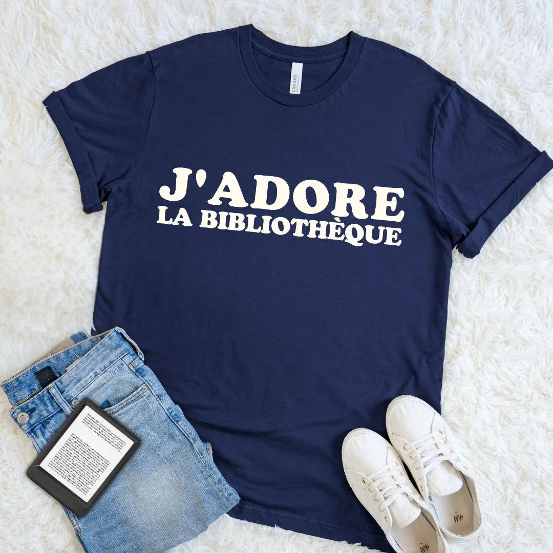 Navy Francophile book shirt with elegant J’adore la bibliothèque design for librarians and readers
